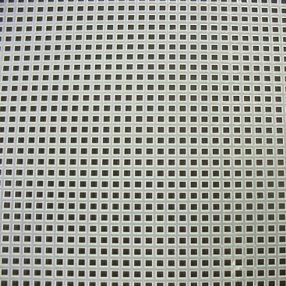 7 Mesh Plastic Canvas (Pkg of 150)