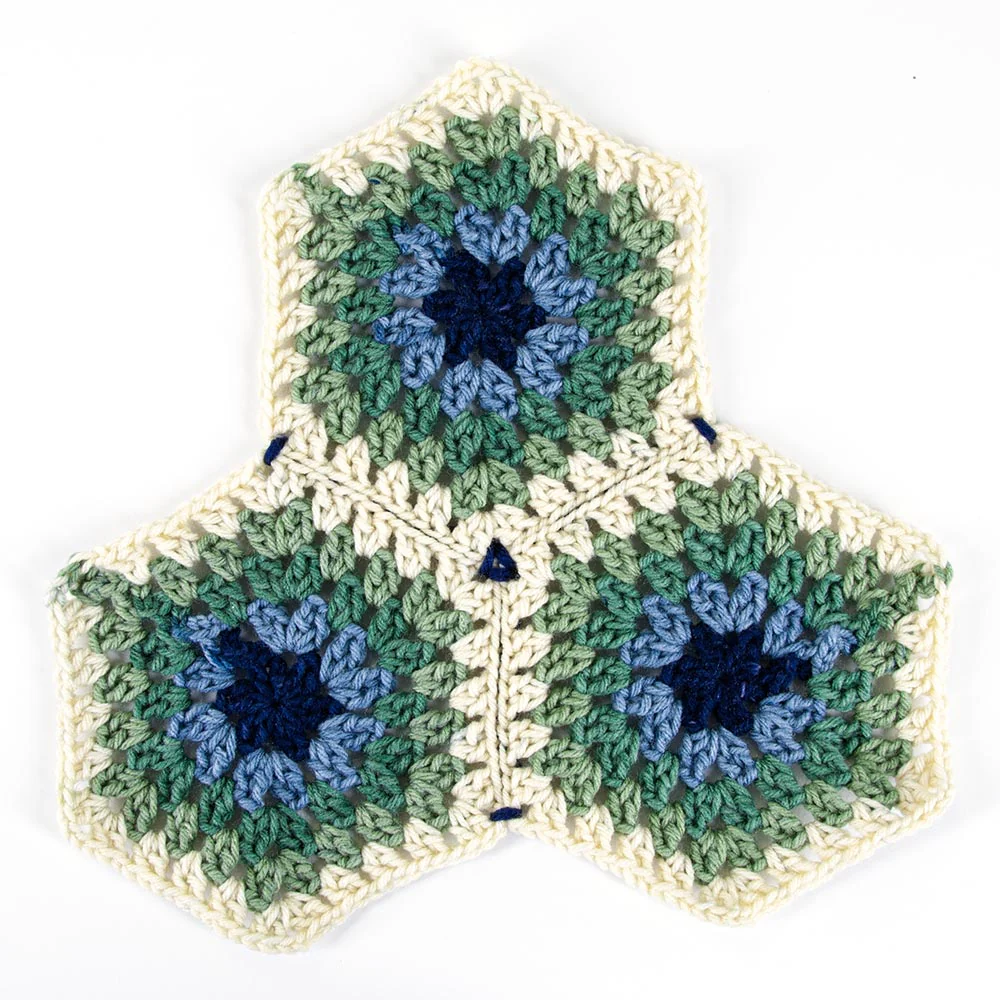 All in One Hexagon Blanket - Image 8