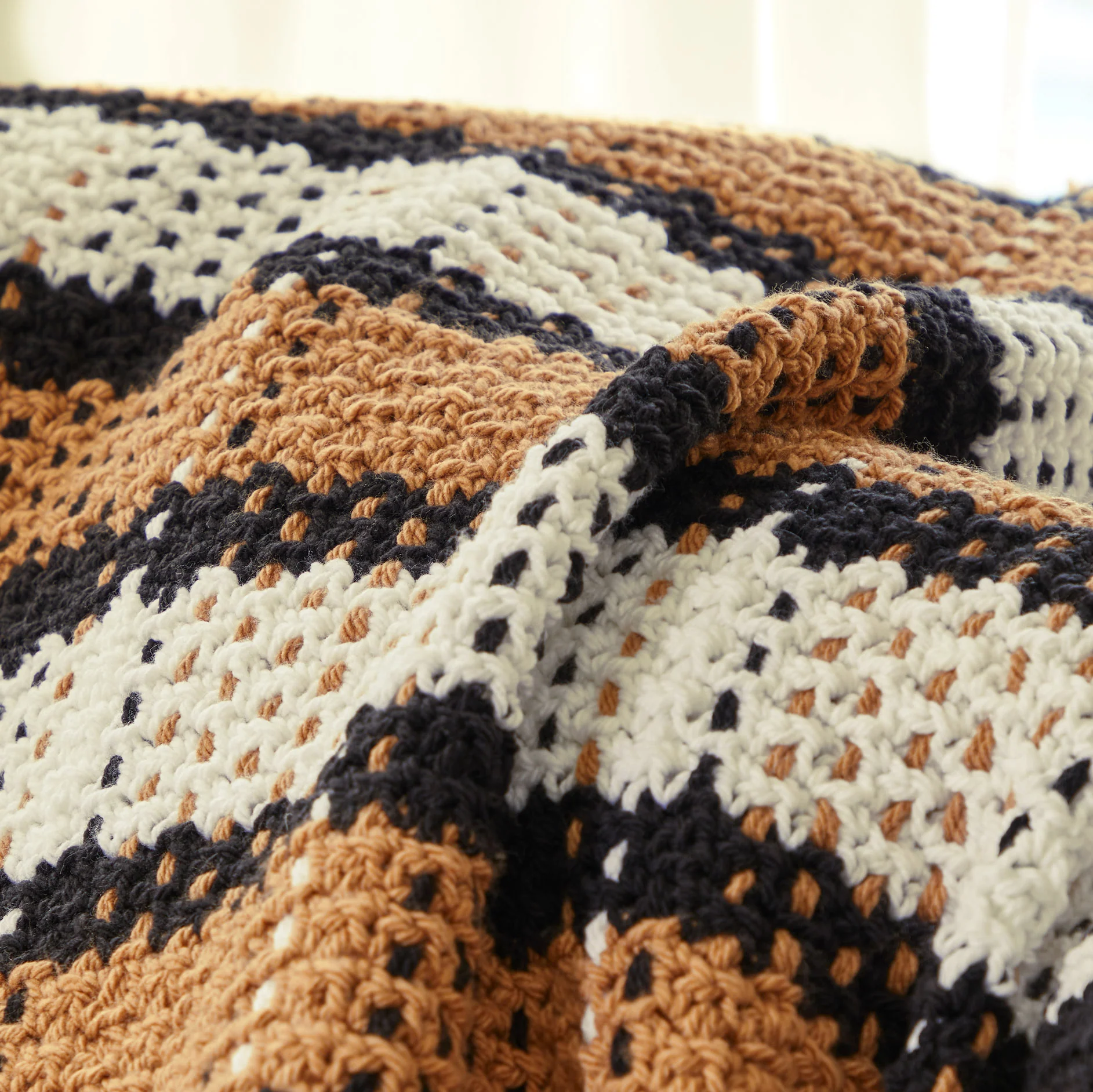 Chunky Plaid Crochet Blanket - Image 2