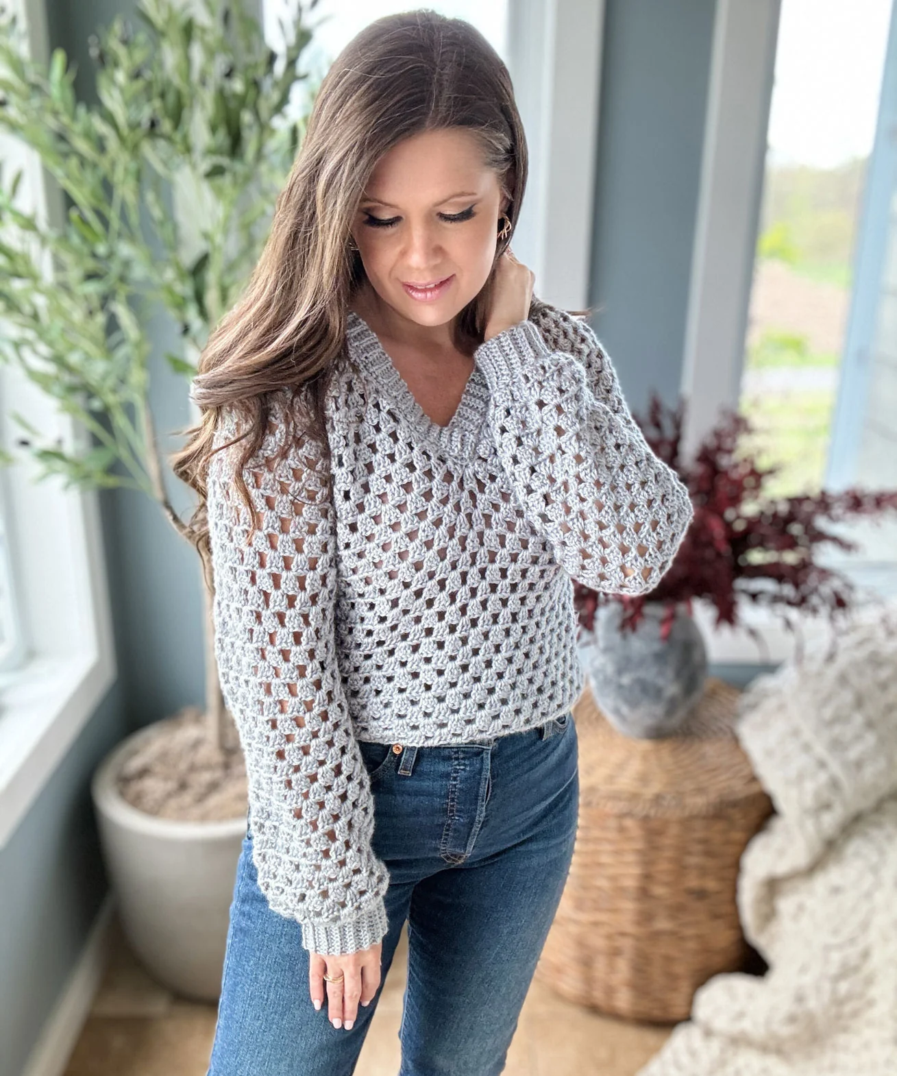 Granny Pop V-Neck Pullover - Image 9