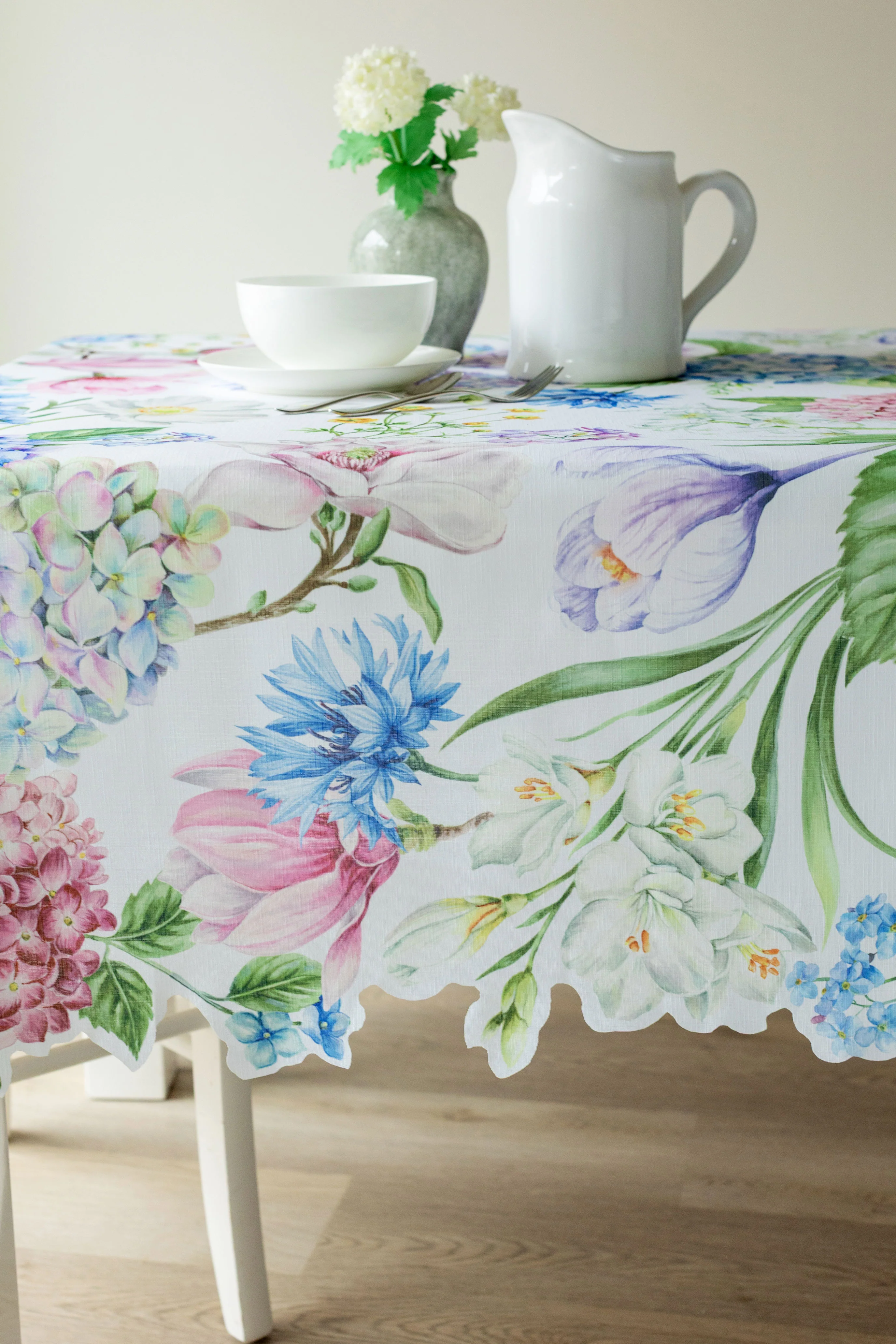 Hampton Garden Shaped Edge Tablecloth - Image 15