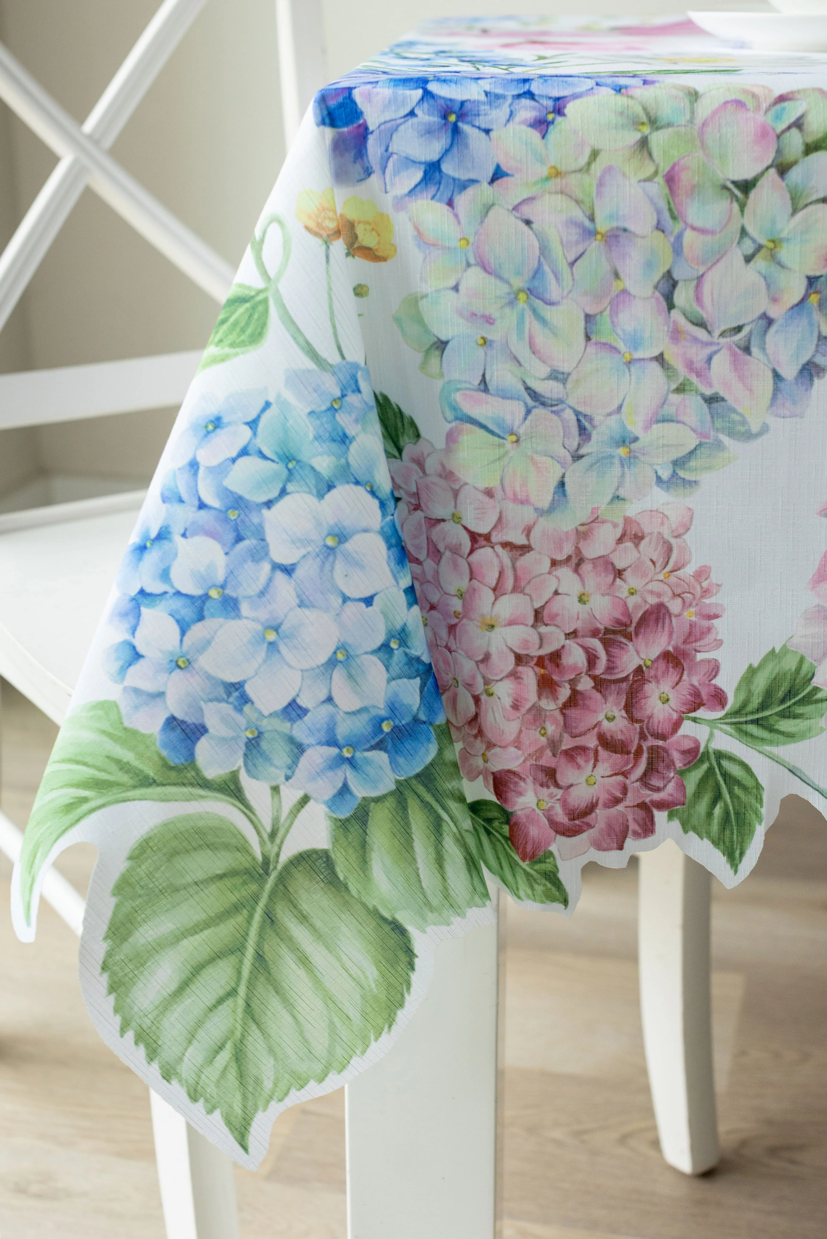 Hampton Garden Shaped Edge Tablecloth - Image 19
