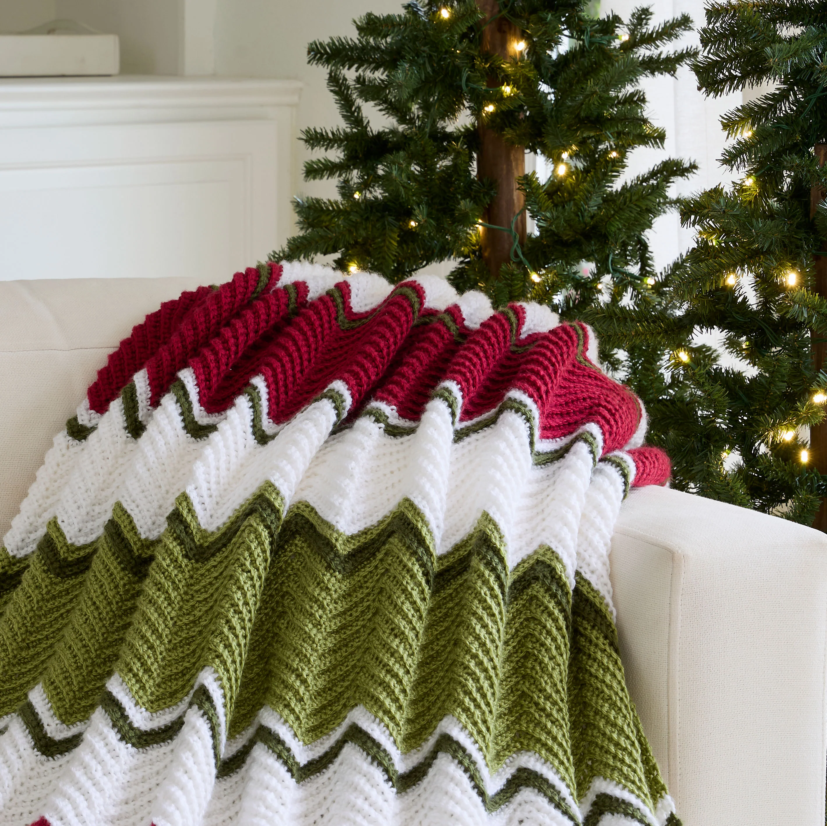 Holiday Ripples Crochet Throw - Image 5