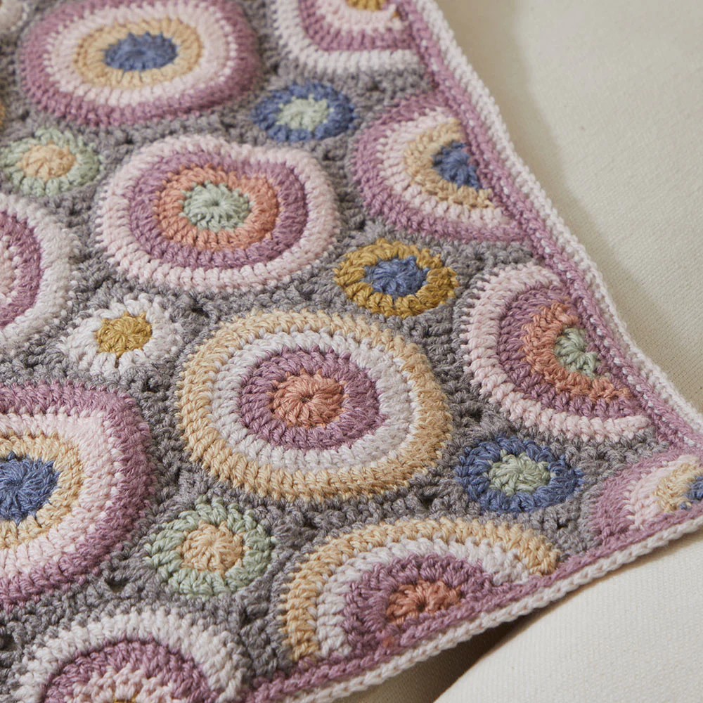 Magic Circles Afghan - Image 4