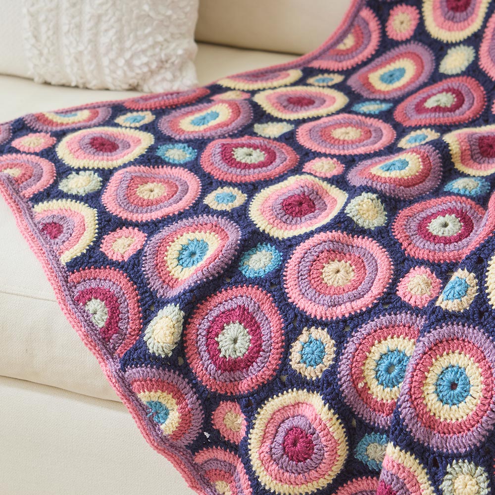Magic Circles Afghan - Navy - Image 4