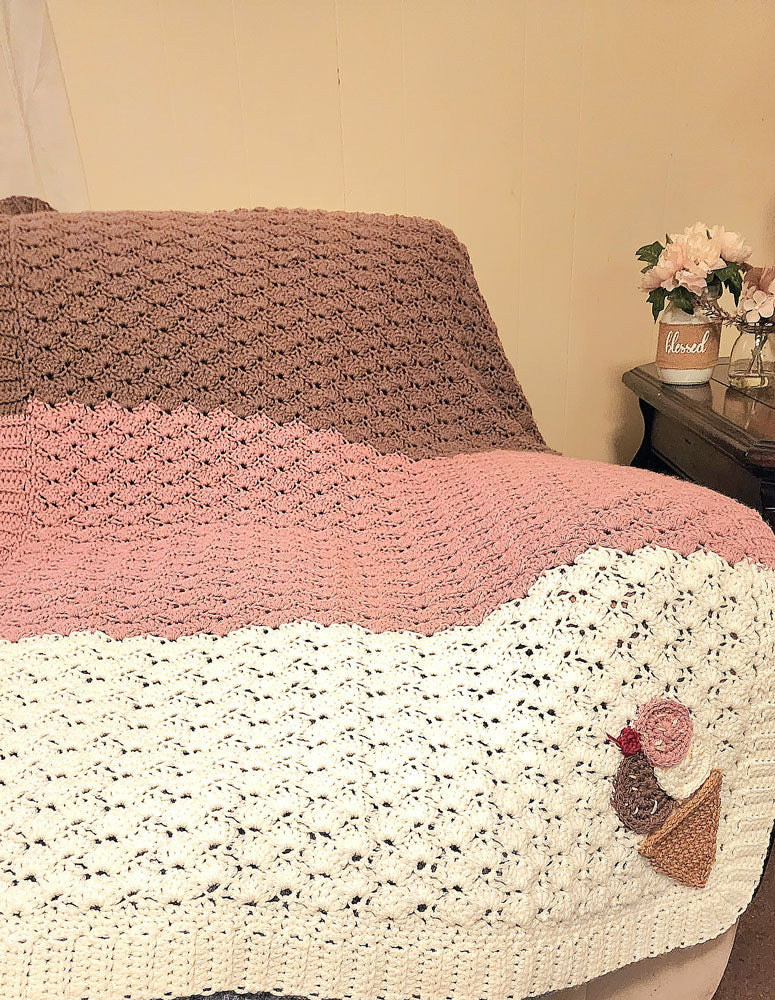 Neopolitan Bulky Shell Blanket - Image 2