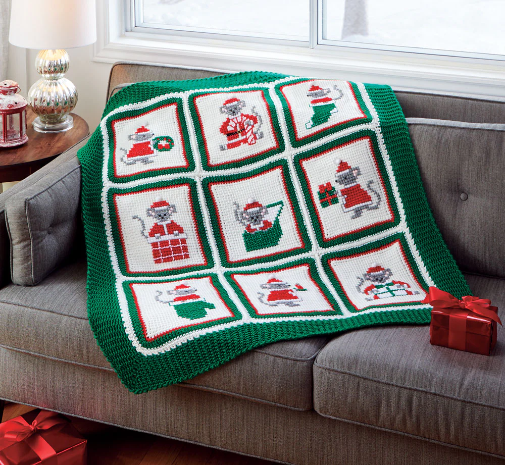 Santa Mouse Throw Pattern