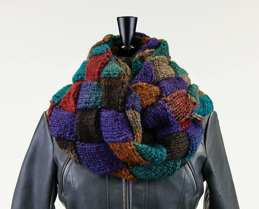 Saturate Entrelac Cowl Pattern