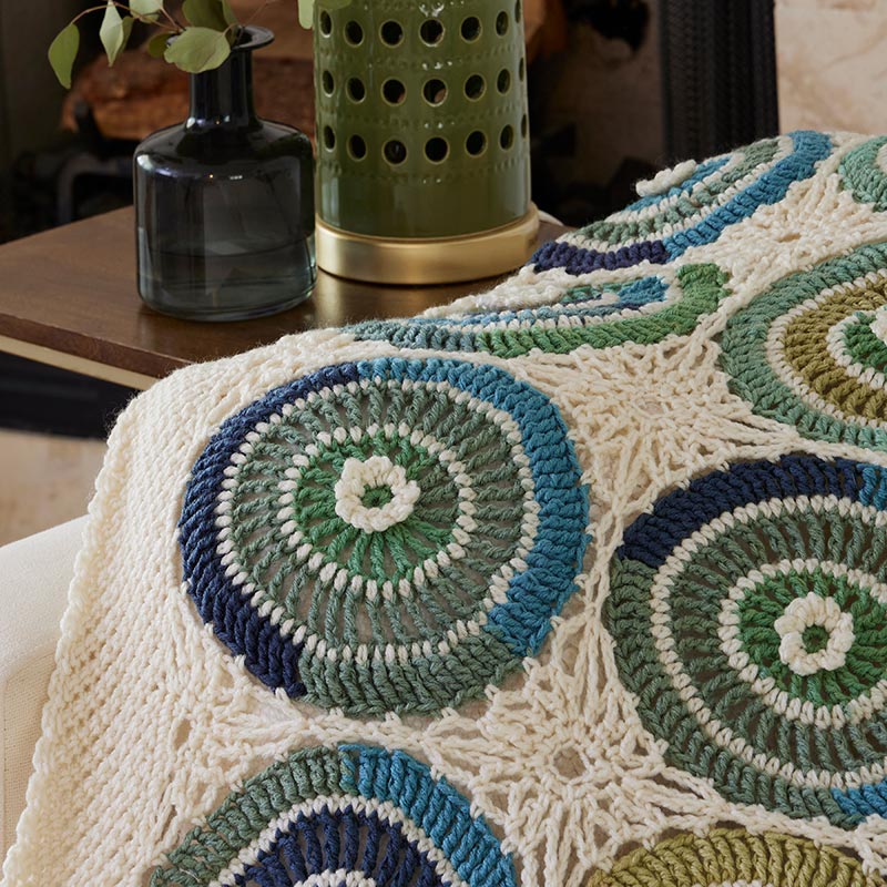 Scallops and Lace Throw - Image 4