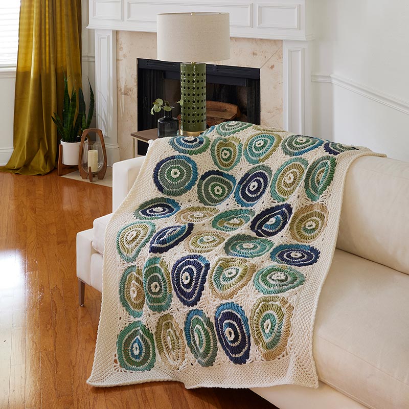 Scallops and Lace Throw - Image 5