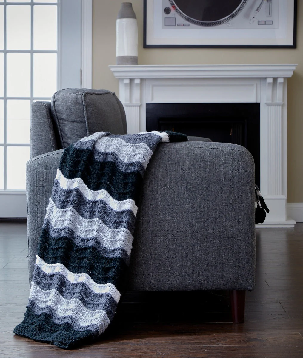 Soft Waves Throw Pattern - Image 5