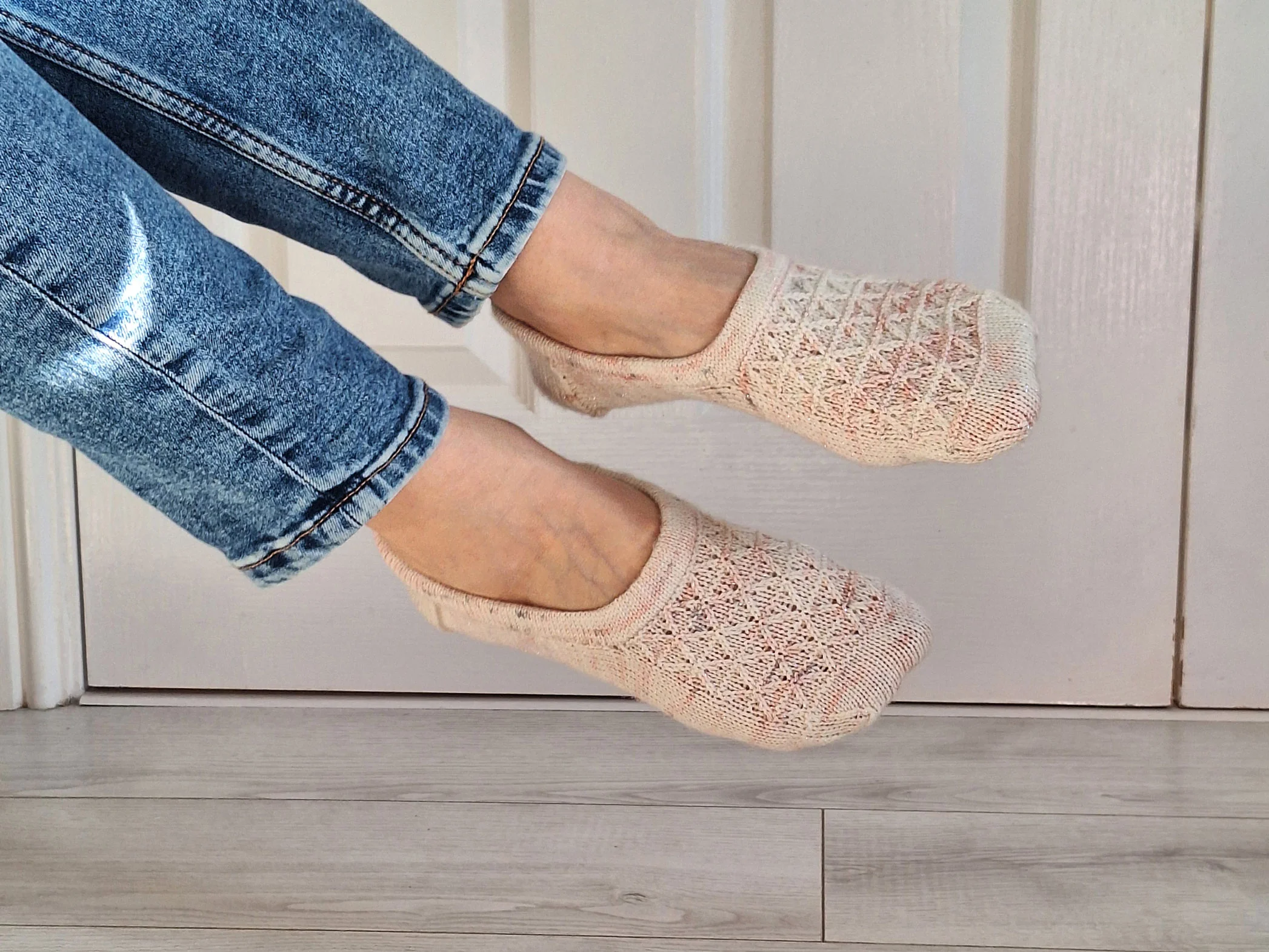 Trimetry Slippers - Image 9