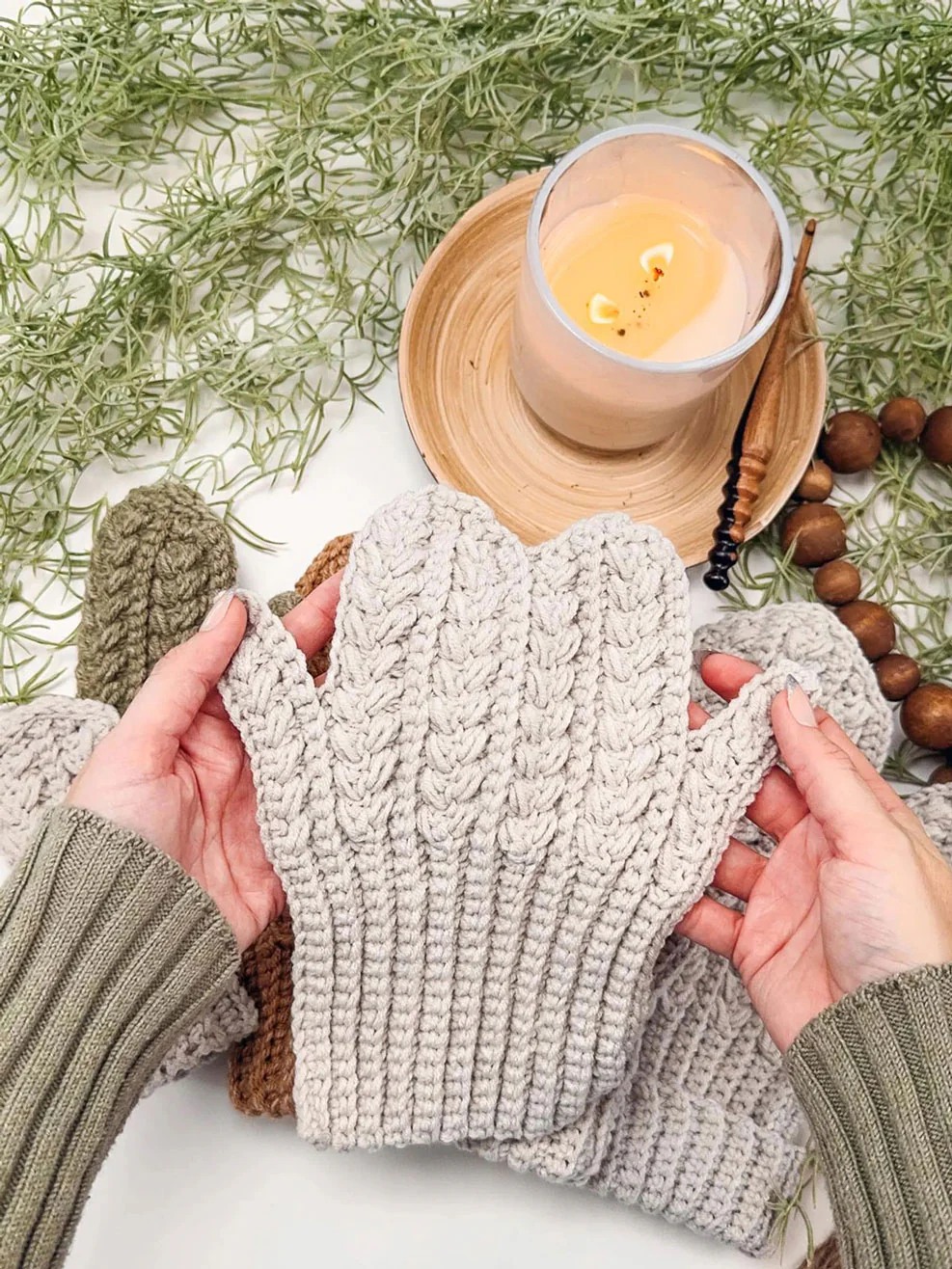 Winter Wheat Flat Crochet Mittens - Image 3