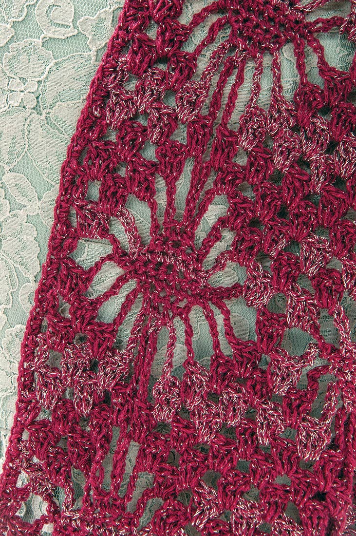 Wrapped in Diamonds Scarf Pattern - Image 2