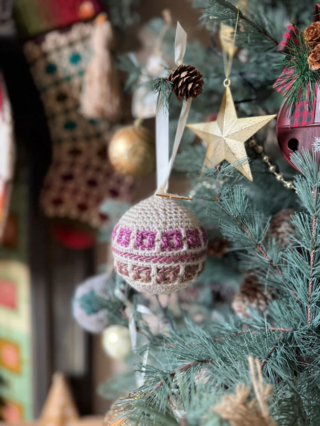 Yuletide Mosaic Ornaments - Image 4